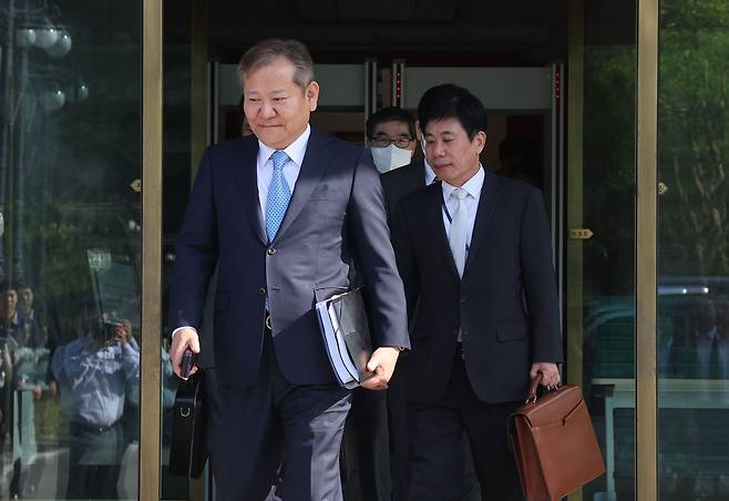 이상민 행정안전부 장관이 9일 오후 서울 헌법재판소에서 열린 탄핵 심판 사건 첫 변론 기일을 마친 뒤 법정을 나서고 있다./연합