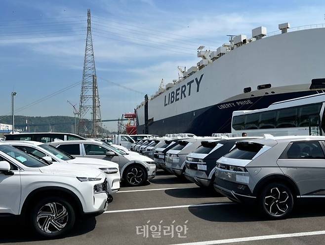 9일 현대자동차 울산공장에 차량들이 출고를 기다리고 있다. ⓒ데일리안 박진석 기자