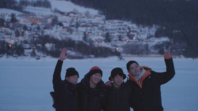 ▲ tvN 예능 프로그램 '텐트 밖은 유럽-노르웨이 편' 출연진. 제공| tvN