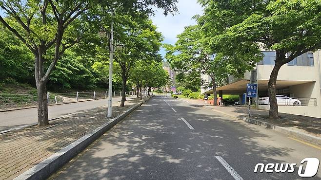 한국국제대학교 정문에서 바라본 학교 내부 모습. 2023.5.10 뉴스1/한송학기자