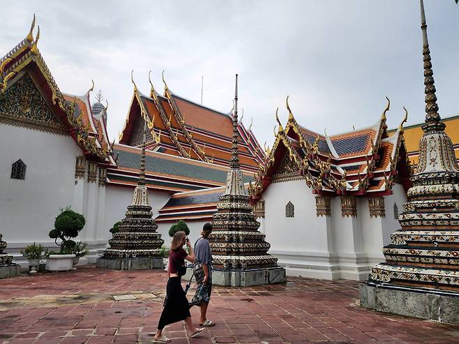 왓포 궁전사원 귀퉁이에 퀸시리킷 뮤지엄이 있다.