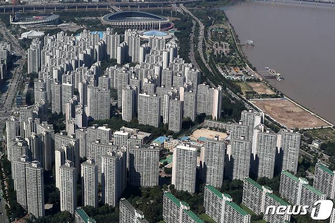 서울 송파구 롯데월드타워 서울스카이에서 바라본 잠실 아파트 단지 모습. 2022.9.7/뉴스1 ⓒ News1 박세연 기자