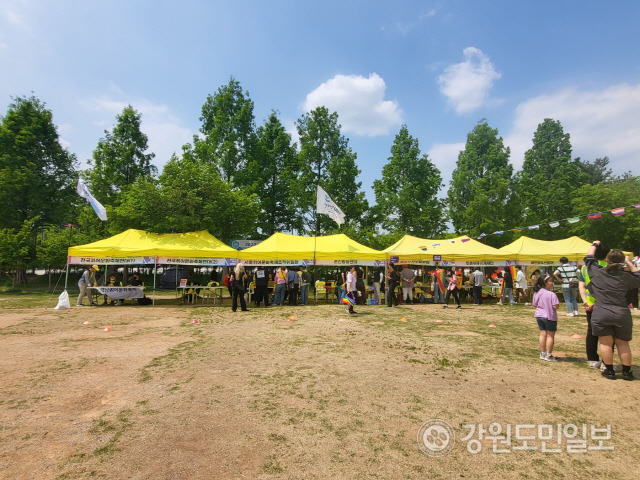 ▲ 강원지역 유일의 성소수자 인권축제인 제3회 춘천퀴어문화축제-소양강퀴어운동회가 14일 춘천 의암공원 일대에서 열렸다.