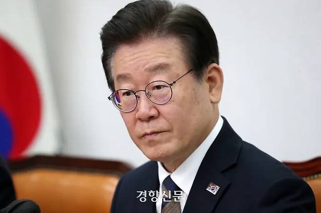 Democratic Party of Korea leader Lee Jae-myung makes a stern face during a meeting of the party’s Supreme Council at the National Assembly on May 15. Bak Min-gyu, Senior Reporter