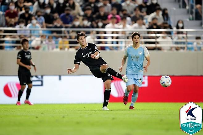 ▲ 김지수는 지난해 성남 FC 소속으로 프로 무대에 데뷔했다. ⓒ한국프로축구연맹