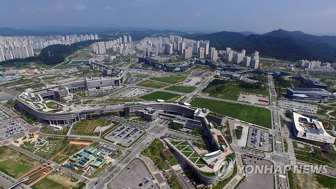 하늘에서 내려다본 정부세종청사 [행정중심복합도시건설청 제공]