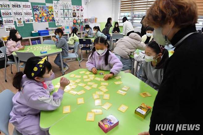 지난 2월9일 오전 서울 서대문구 가재울초등학교에서 돌봄교실이 운영되고 있다.   사진=임형택 기자