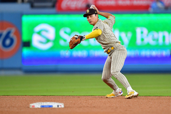 미국 프로야구 메이저리그(MLB) 샌디에이고 파드리스 김하성이 미국 캘리포니아 샌디에이고 펫코 파크에서 열린 캔자스시티 로열스와의 홈경기에 7번 3루수로 선발 출장해 3타수 1타점을 기록했다. 사진은 올시즌 김하성의 모습. /사진=로이터