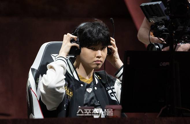 ‘쵸비’ 정지훈이 17일(한국시간) 영국 런던에서 열린 MSI 2023 브래킷스테이지 패자전 2라운드 C9와의 경기를 준비하고 있다. 런던=김민규 기자 kmg@sportsseoul.com