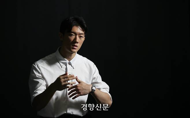 전직 대통령 고 전두환씨의 손자 전우원씨가 15일 서울 중구 경향신문사에서 본지와 인터뷰를 하고 있다. 권도현 기자