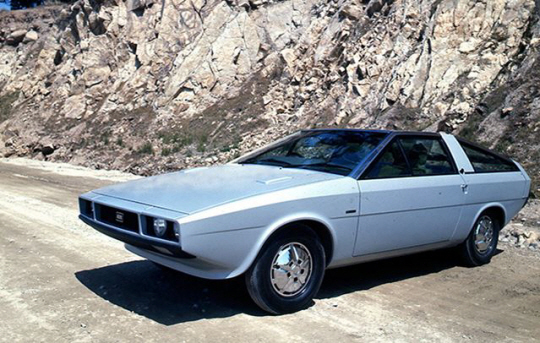국내 최초 콘셉트카였던 포니 쿠페의 1974년 10월 당시 사진. 현대자동차 홈페이지
