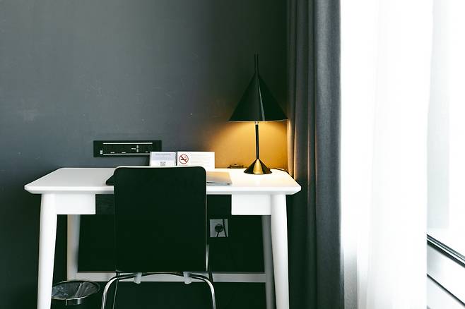 업무를 볼 수 있는 책상도 있다