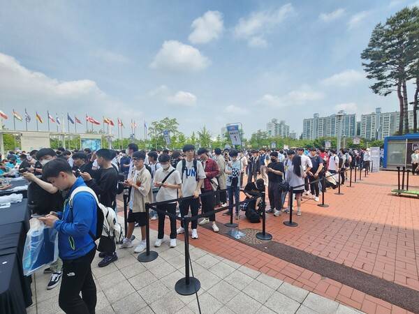 - 줄이 갈수록 길어진다