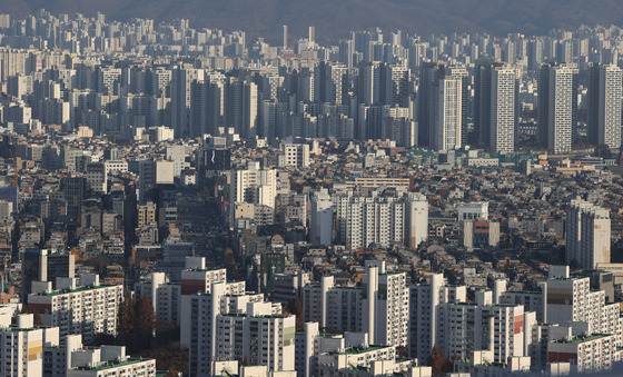 전국 아파트 전셋값 2년 전보다 11.8% 하락...역전세 현실화