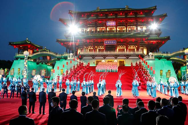 18일 중국 중앙아시아 5국 정상회의 환영 행사./로이터 연합뉴스