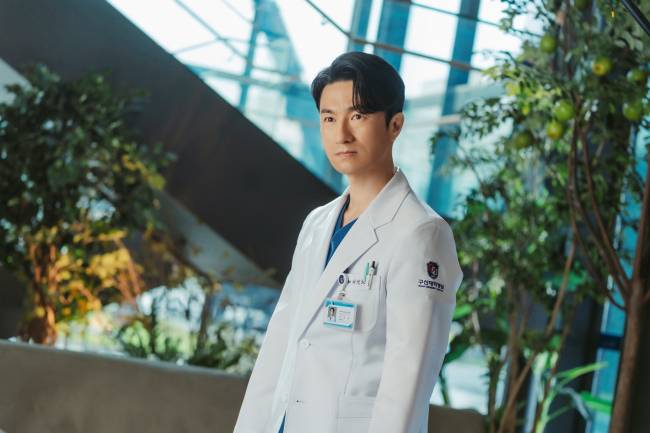 JTBC 주말극 ‘닥터 차정숙’에서 서인호 역을 연기한 배우 김병철 출연장면. 사진 JTBC
