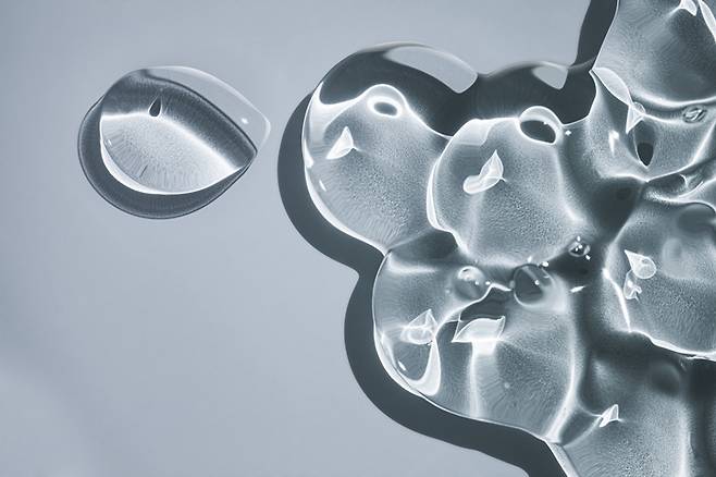 하이드로젤은 액체에서 고체로 변할 수도 있고 고체에서 말랑말랑한 중간 상태로 형태변이가 가능한 기묘한 물질이다.  [사진=게티이미지뱅크]