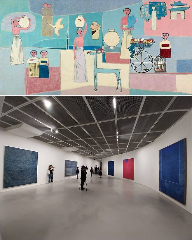 김환기의 대작 ‘여인들과 항아리’(1960, 281×568㎝, 캔버스에 유채, 국립현대미술관 소장, 위)와 전면 점화들의 전시 모습. ⓒWhanki Foundation·Whanki Museum. 호암미술관 제공, 도재기 선임기자