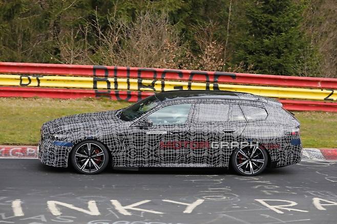 BMW i5 투어링 시험주행차량 (사진제공 : Baldauf)