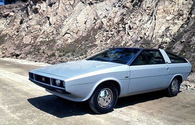 1974년 공개된 포니 쿠페 원형 모델.