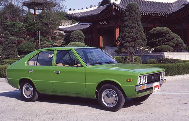 대한민국 최초의 고유 모델 승용차 포니.