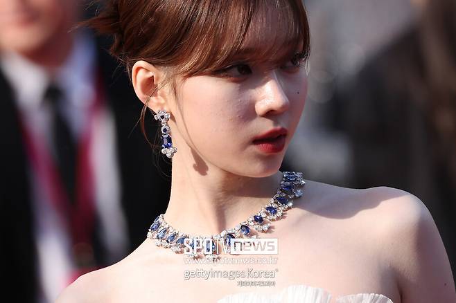 ▲ 칸영화제 레드카펫에 오른 에스파 윈터. ⓒ게티이미지