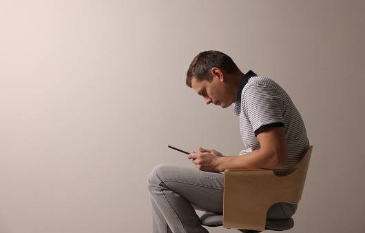 만성통증과 거북목 증후군을 예방하려면 생활습관을 개선해야 한다｜출처: 게티이미지뱅크