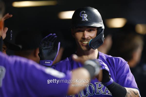 26일(한국시간) 마이애미 말린스전에서 무릎을 다친 브렌트 도일. 게티이미지