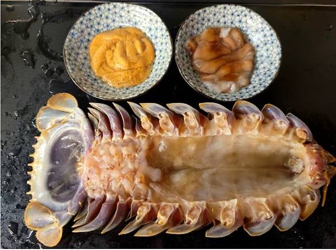 라멘 조리를 위해 손질된 대왕구족충. 라멘도련님 페이스북 캡처