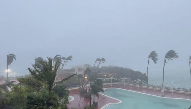 ‘태풍 피해’ 괌 호텔 [사진 = 연합뉴스]
