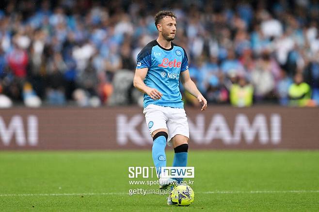 ▲ 라흐마니는 공중볼 경합에 강점을 보이는 중앙 수비수다.