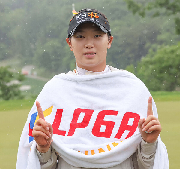 2023년 한국여자프로골프(KLPGA) 투어 E1채리티 오픈 우승을 차지한 방신실 프로. 사진제공=KLPGA