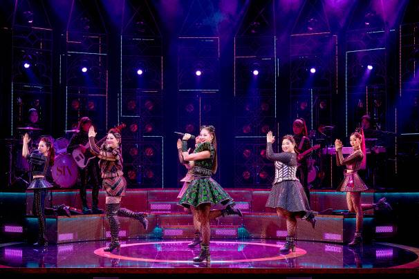 뮤지컬 ‘식스 더 뮤지컬’의 한 장면(사진=아이엠컬처 제공).