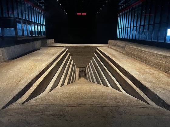 조조 고릉박물관의 묘실로 들어가는 신도(神道). 안양=신경진 특파원