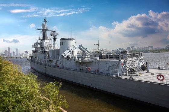 서울함은 서해 훼리호·세월호 여객선 침몰사고 등 국민 생명을 살리기 위한 구조작전에 참여했다.