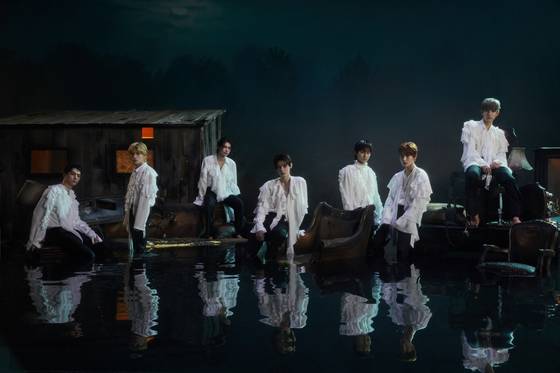 Boy band Enhypen [BELIFT LAB]