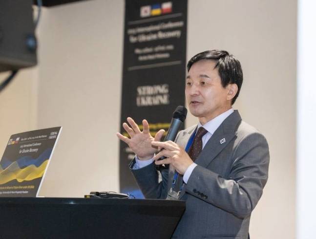 원희룡 국토교통부 장관이 지난 22일 폴란드 바르샤바에서 한국·우크라이나·폴란드 민간분야가 공동으로 개최한 '우크라이나 재건을 위한 국제 콘퍼런스'에 참석해 발언하고 있다. /사진=국토교통부