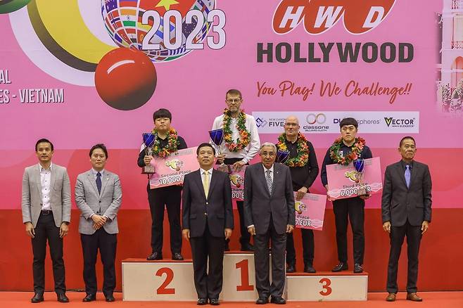 호찌민 세계3쿠션당구월드컵 2위 시상대에 선 조명우 [대한당구연맹 제공. 재판매 및 DB 금지]