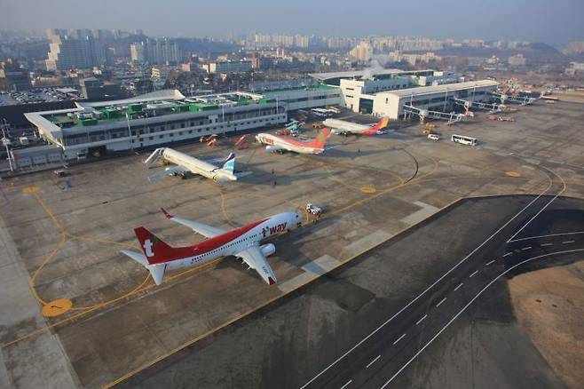 대구시 동구 지저동에 자리잡은 대구공항.