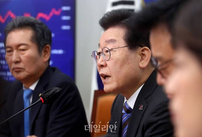 이재명 더불어민주당 대표가 지난 26일 오전 국회에서 열린 최고위원회의에서 모두 발언을 하고 있다. ⓒ데일리안 박항구 기자