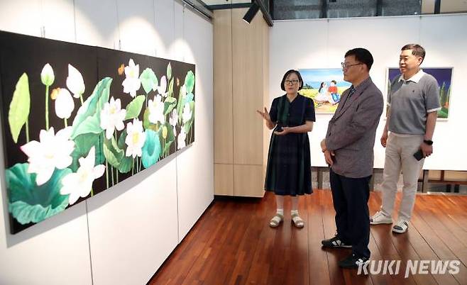 충남도의회는 지난 29일부터 1층 다움아트홀에서 열리고 있는 박영신 작가의 개인전을 개최했다. 