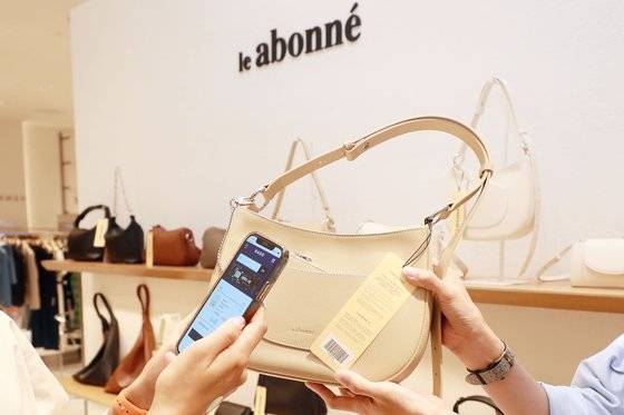 2021년 8월 롯데 동탄점에 문을 연 하고엘앤에프의 국내 디자이너 브랜드관.