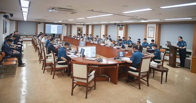 윤희근 경찰청장이 30일 오후 서울 서대문구 경찰청에서 상황점검회의를 주재하고 있다. /사진=경찰청 제공