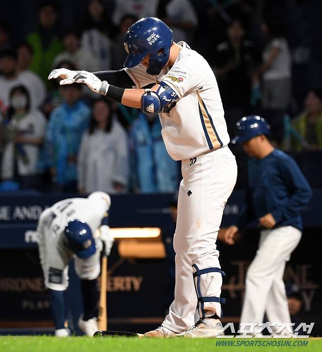 고의가 아니라는 걸 이미 알고 있던 박건우 '괜찮아 신경 쓰지 말고 던져'