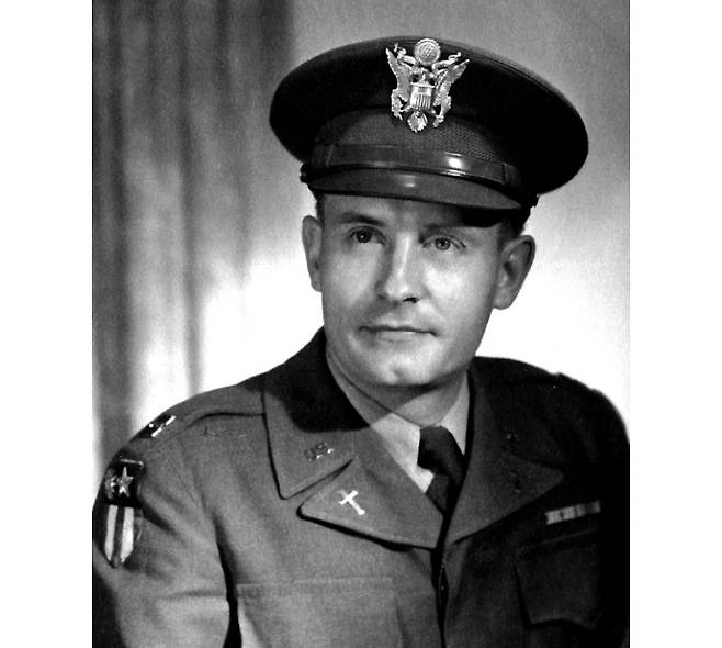 5월 이달의 6·25전쟁 영웅으로 선정된 에밀 조세프 카폰 미국 군종 신부. (사진=국가보훈처)