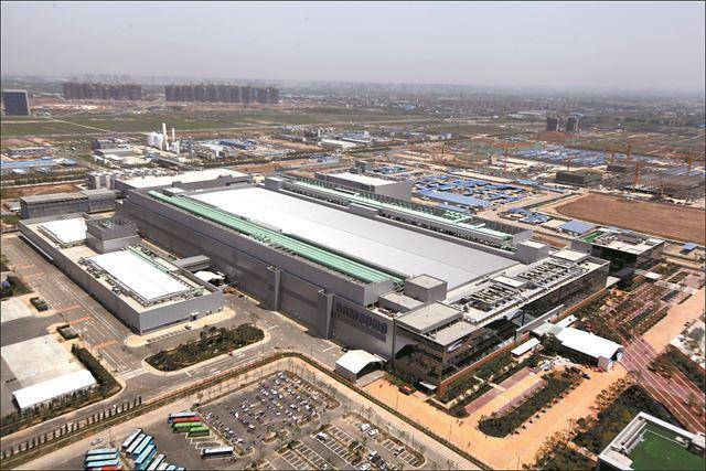 2014년 완공돼 낸드플래시 메모리를 생산 중인 삼성전자 중국 시안 반도체 공장 전경. 삼성전자 제공