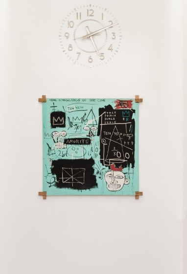 티파니 본점에 걸린 장 미셸 바스키아 작품 ‘이퀄즈 파이’ / 사진=Alexandre Arnault 인스타그램