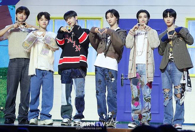 신인그룹 보이넥스트도어(BOYNEXTDOOR)가 30일 오후 서울 용산구 한남동 블루스퀘어에서 진행된 데뷔 싱글 'WHO!' 발매 기념 쇼케이스에 참석해 포즈를 취하고 있다. 2023.05.30 /사진=김창현 기자 chmt@