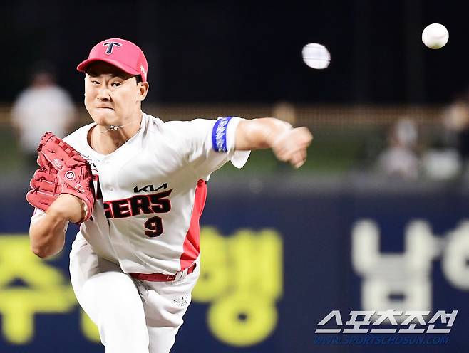 강속구를 자랑하는 왼손 사이드암 KIA 곽도규.