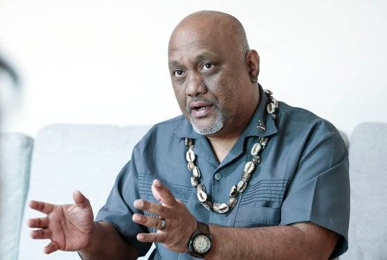 이쇼다 대사는 "마셜제도도 2050년까지 화석 연료로부터 완전히 독립할 것"이라며 "기후 문제에 있어 대표성을 띈 사람들로서 주체적으로 문제 해결에 도전하는 것"이라고 말했다. 김성룡 기자